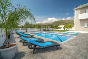 Ostria Luxury Villa - Image 3