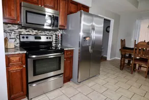 Battlefield Place 3 BR/2 BA King Bed, Sleeps 10 - Image 4