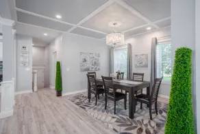 Glamorous, Upscale 5B Hyde Park Home w/Patio - Image 4