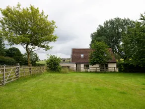 One level accommodation in the Norfolk Broads - Image 2