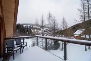 Alpine Chalet with Hot Tub, Sauna & Views - Image 4