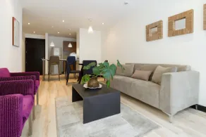 Modern 1 BDR 1.5 BTH, 24hr Guard, GYM, pool - Image 2