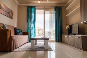Seafront Apartment - Wifi - Sleeps 6 - Fl5 - Image 3