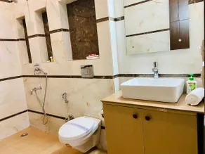 BluO 1BHK - DLF CyberCity, MG Road / Balcony, Lift - Image 5