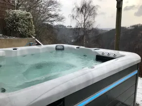 Views, Hot Tub+Gamesroom - Image 5