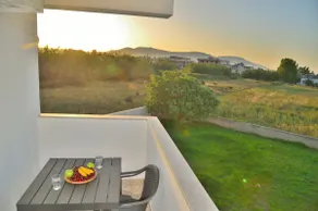 Triple Studio with Pool View - Reina Apartments - Image 4