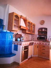 House Between the Roads - Image 3