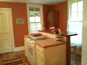 Frankfort Farmhouse, 9 lovely acres - Image 3