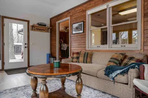 2 Bedroom cabin on tranquil pond near Sugar Lake - Image 3