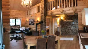 Cozy hunter's lodge with fireplace & hot tub optional - Image 3