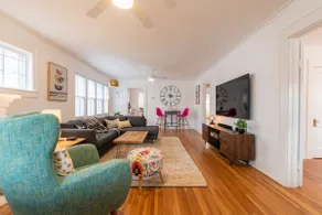 The Phelps Grove Guesthouse - Image 2