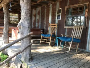 CiCi's Rustic Cabin at Bluegill Lake Cabins - Image 4