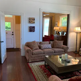 Gorgeous Victorian in the HEART of Windsor - Image 2