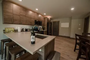 Black Diamond Lodge - Sleeps 16 - Image 3