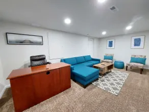 Relax in cozy 4 br 2 bath split foyer hse in Fburg - Image 3