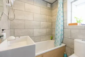 Comfortable and Clean Flat - Great Location - Image 4