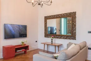 Mar Mar Unique Apartment in Antique Style - Image 5