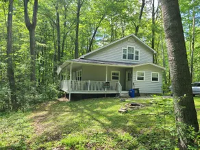Cheerful 3-bedroom, 2 full-bath cottage with DNR launch lake access on Chippewa Lake. - Image 2