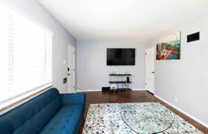 Lovely 1-Bedroom apartment with free parking - Image 4