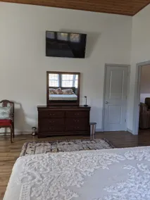 Wake surrounded by views of the beautiful Blue Ridge Mountains in this lovely 1 bedroom vacation home. - Image 3