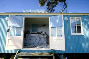 Shepherd's Hut Gorran Haven Panoramic Ocean Views - Image 2