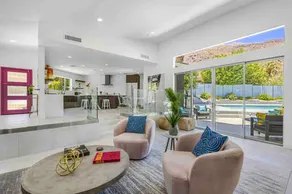 A+ Location. Quiet, Chic & Private. Near Downtown - Image 3