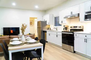 Modern Hidden Gem | Downtown | Free Parking/WiFi - Image 5