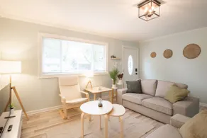 BOHO BUNGALOW - Bright, modern home in the Heights - Image 3