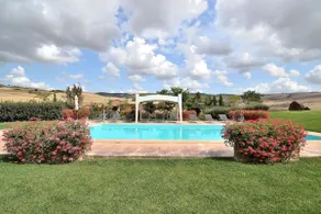 Gorgeous Villa 18p in the heart of Tuscany hills - Image 3