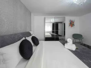 For You Apartments Gold & Silver - Image 3