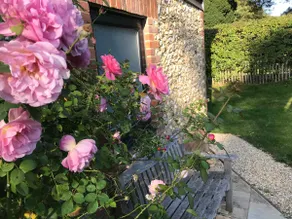 The Studio @ Black Barn, Nr Petersfield. - Image 4