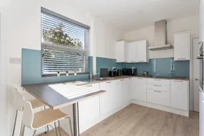 Jasmine Villa A - Ideal for QMC & Uni - Free parking - Image 4