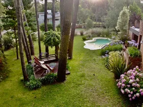 Large house with a park and swimming pool - Image 2