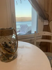 Seaside balcony apartment - Image 5
