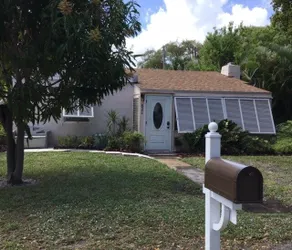 Halsey House: Entire 2/2 home by Las Olas&Downtown - Image 3