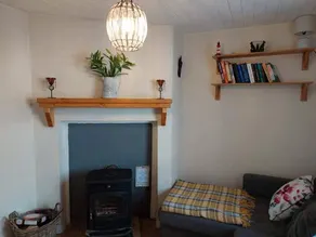 Two bedroom townhouse in the centre of the village - Image 2