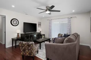 Spacious 4B/2Bth w Great Access to Nat'l Parks - Image 3