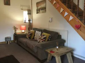 Cosy Rural Cottage Peak District, Pets Welcome - Image 3