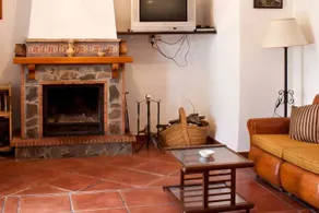 House with pool in La Alpujarra - Image 5