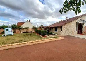 House for 9 people • Private Jacuzzi • A/C • Garden - Image 4