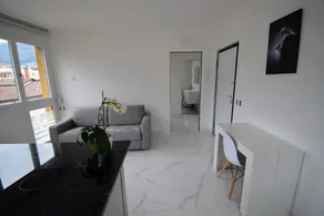 Uni Apart - Image 2