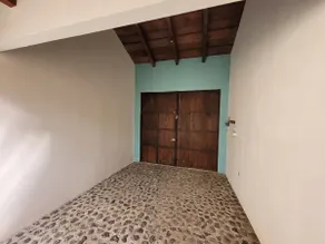 Large house in Antigua Guatemala with pergola - Image 4