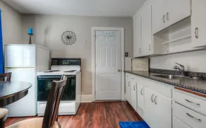 Beautiful Quiet Kitchener Loft - Image 4