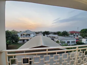 2BR Oasis: Pool, Gym, and Starlink WiFi - Image 4