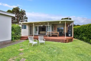 The Deckhouse I Pet Friendly I 2 Mins to Beach - Image 2