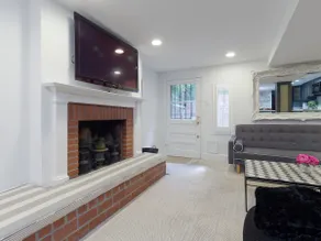 Spectacular 1 BDR/1 BA Apt. Walk to Capitol! - Image 2