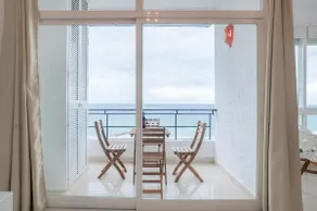 Frontal beach view apartment with spacious balcony - Image 2