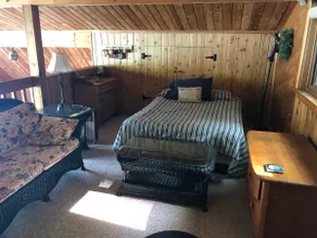 Charming Cottage Directly on Skaneateles Lake - Image 4