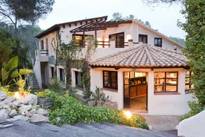 Villa Palmera, with (optional) gym & event room - Image 3