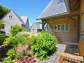 Luxury dog friendly riverside lodge in Cornwall - Image 4